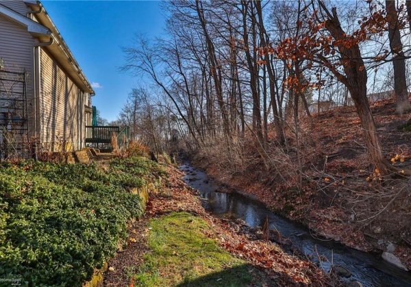 140 Spring Brook Terrace, Nazareth Borough, Pennsylvania 18064, 4 Bedrooms Bedrooms, 10 Rooms Rooms,3 BathroomsBathrooms,Residential,For sale,Spring Brook,749860