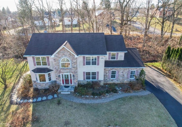 140 Spring Brook Terrace, Nazareth Borough, Pennsylvania 18064, 4 Bedrooms Bedrooms, 10 Rooms Rooms,3 BathroomsBathrooms,Residential,For sale,Spring Brook,749860