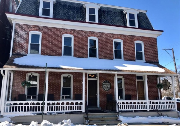 106 Main Street, Alburtis Borough, Pennsylvania 18011, 1 Bedroom Bedrooms, 1 Room Rooms,1 BathroomBathrooms,Residential,For sale,Main,750259