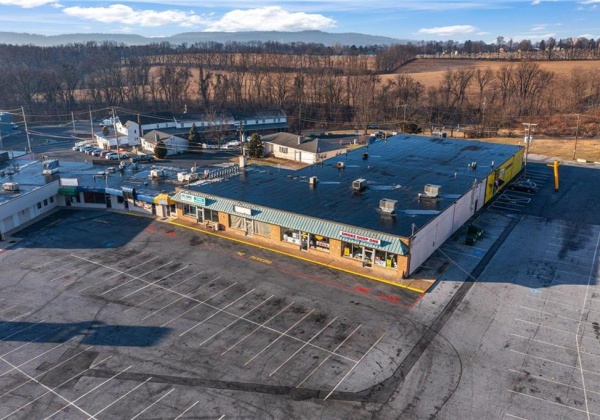 911 Eisenhower Boulevard, Other PA Counties, Pennsylvania 17111, ,Commercial,For sale,Eisenhower,750332