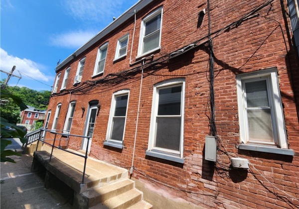 60 3rd Street, Easton, Pennsylvania 18042, 1 Bedroom Bedrooms, 3 Rooms Rooms,1 BathroomBathrooms,Residential,For sale,3rd,749380