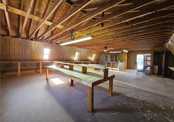 2nd floor studio - barn/garage