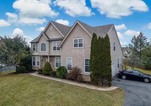 306 Springfield Way, Easton, Pennsylvania 18045, 5 Bedrooms Bedrooms, 13 Rooms Rooms,3 BathroomsBathrooms,Residential,For sale,Springfield,750431