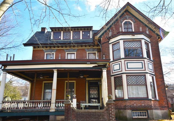 218 Center Street, Jim Thorpe Borough, Pennsylvania 18229, 7 Bedrooms Bedrooms, 13 Rooms Rooms,3 BathroomsBathrooms,Residential,For sale,Center,750650