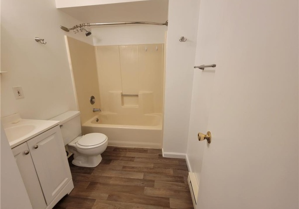 Full Bathroom Upstairs