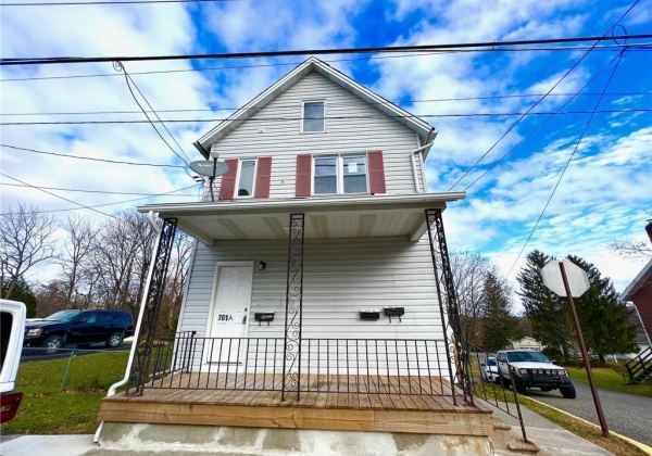 701 Garibaldi, Roseto Borough, Pennsylvania 18013, 1 Bedroom Bedrooms, 4 Rooms Rooms,1 BathroomBathrooms,Residential,For sale,Garibaldi,750564