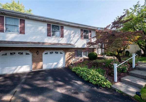 1504 Colgate Drive, Hanover Twp, Pennsylvania 18017, 5 Bedrooms Bedrooms, 10 Rooms Rooms,2 BathroomsBathrooms,Residential,For sale,Colgate,746073