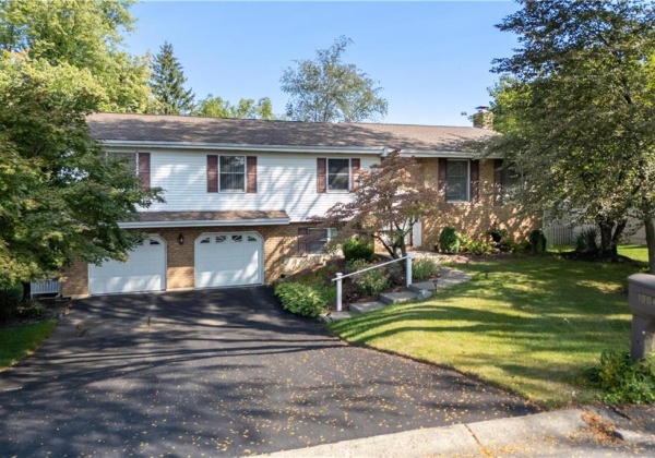 1504 Colgate Drive, Hanover Twp, Pennsylvania 18017, 5 Bedrooms Bedrooms, 10 Rooms Rooms,2 BathroomsBathrooms,Residential,For sale,Colgate,746073